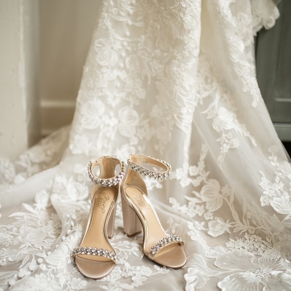 Martina Liana Wedding Dress - Picture 3 of 6